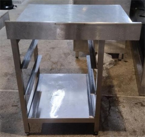 Τραπέζι Ανοξείδωτο 80x70x88Cm Με 3 Θέσεις Για Μπασκέτες Μεταχειρισμένο